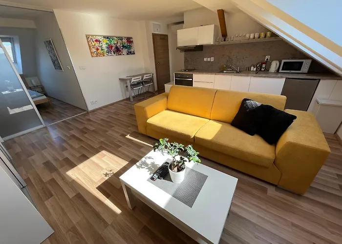 Apartmany Skryjova