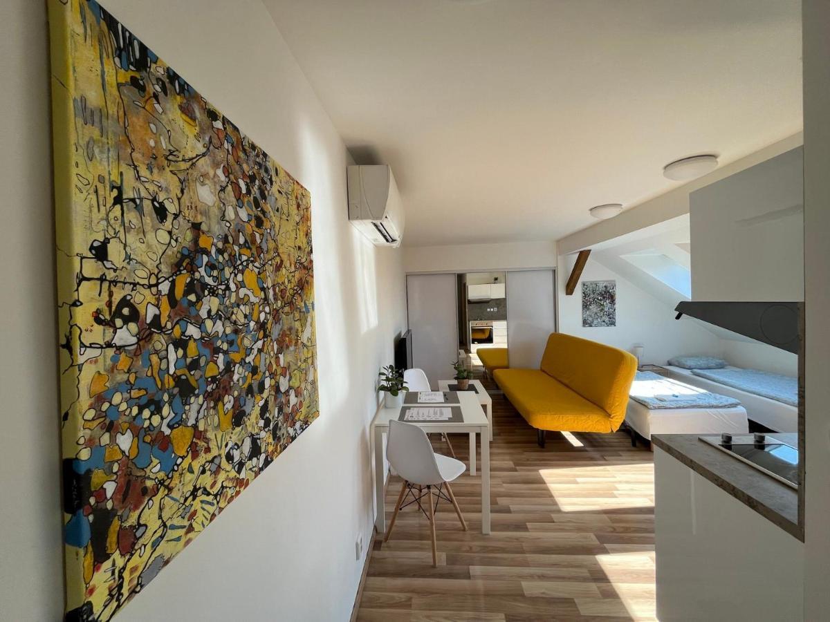 Skryjova Apartment